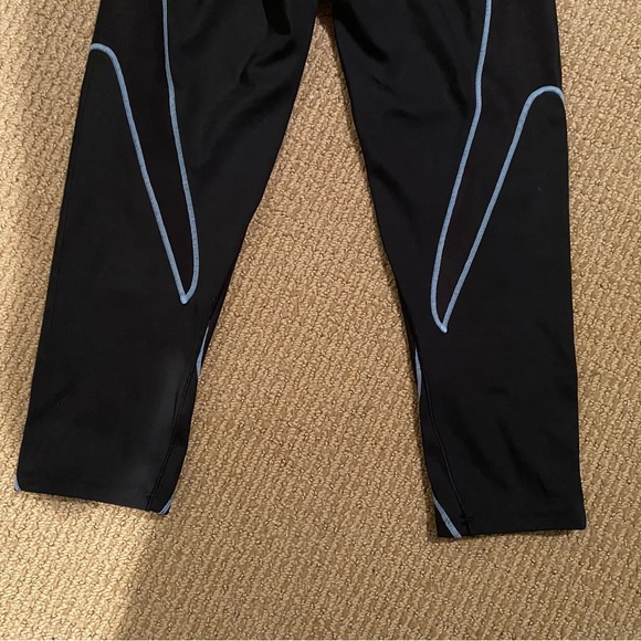 CW-X brand compression tights size small, great condition - Picture 11 of 13